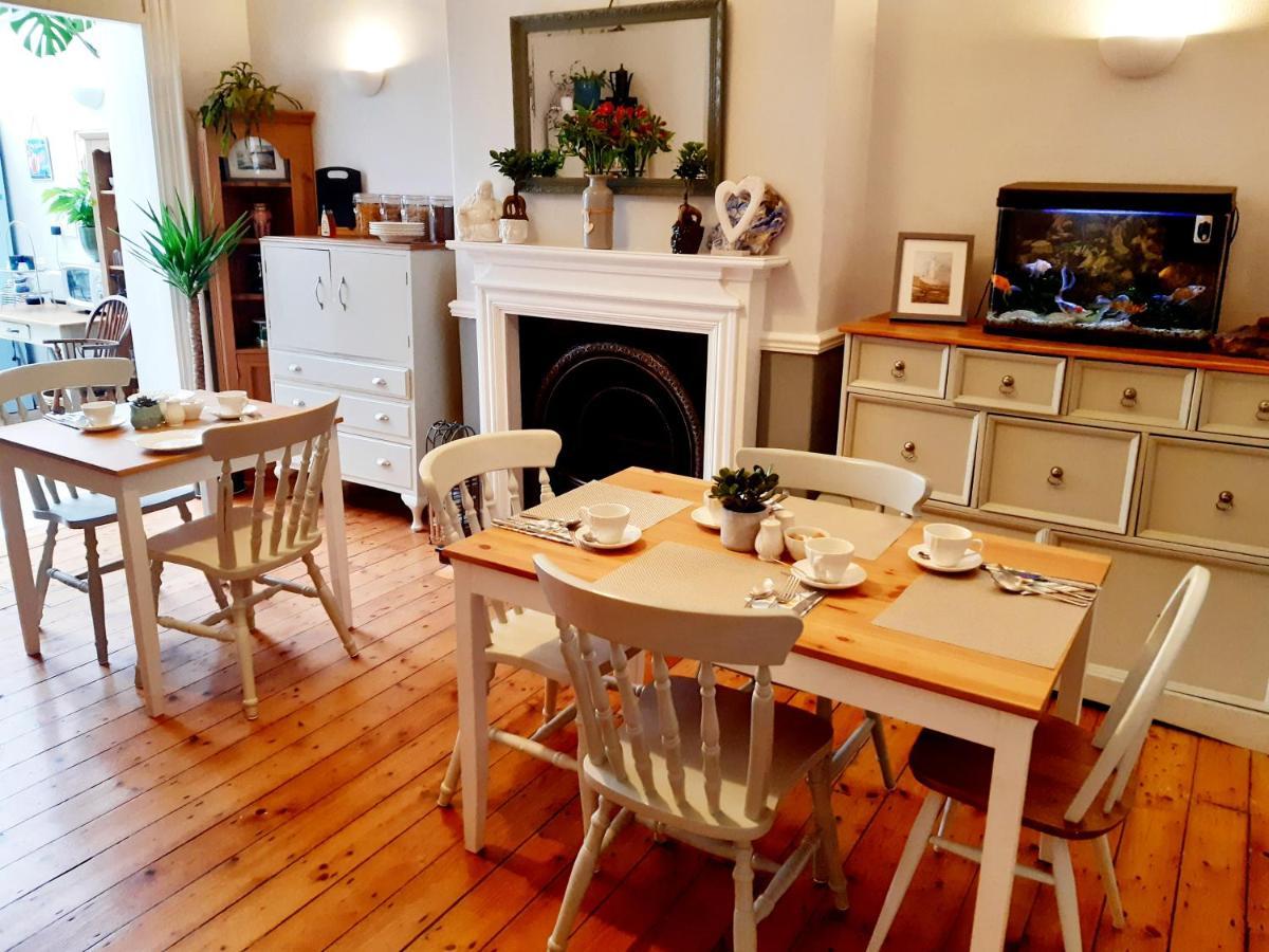 Sandsides Guest House Whitley Bay Bagian luar foto