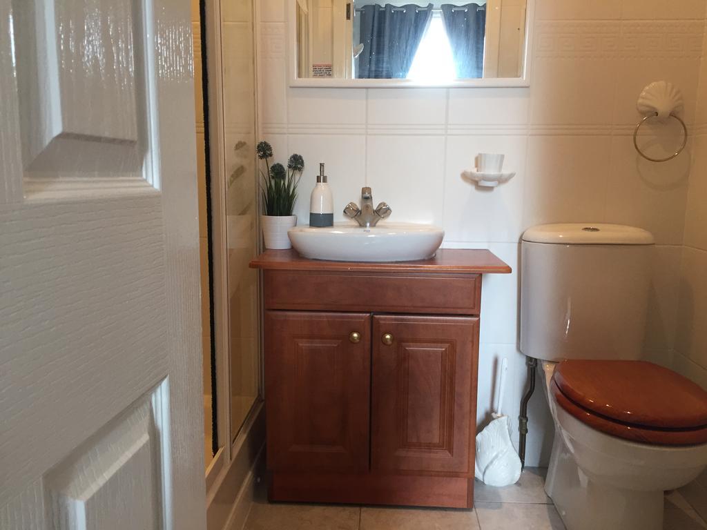 Sandsides Guest House Whitley Bay Bagian luar foto