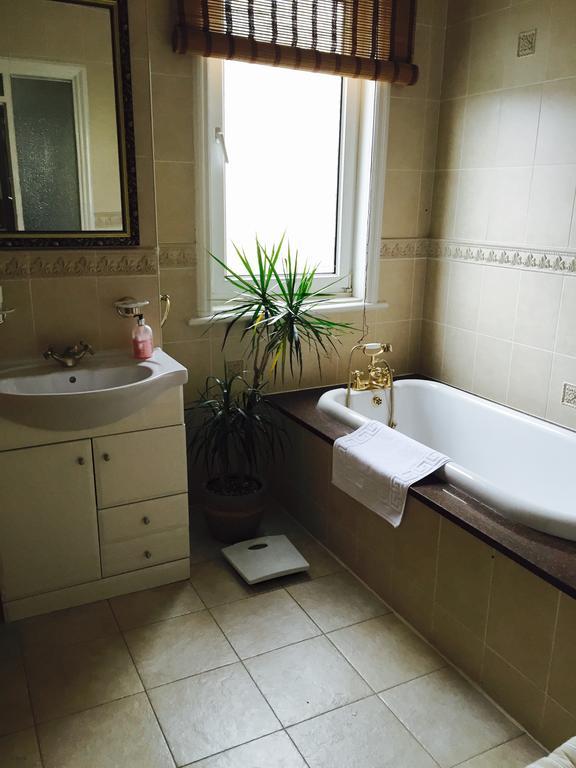 Sandsides Guest House Whitley Bay Bagian luar foto